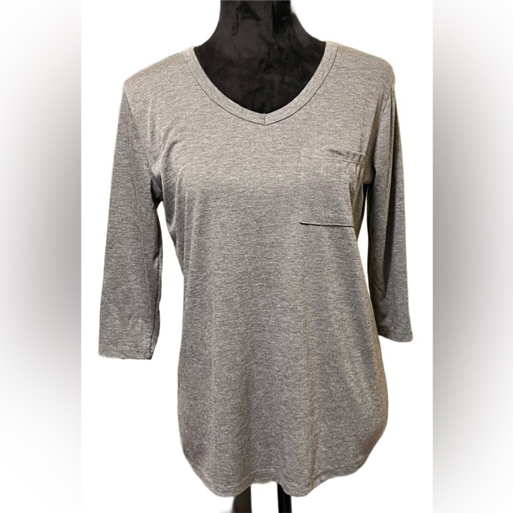 ladies shirt - Picture 2 of 7